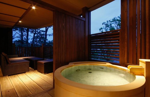 Minamiawaji Hotel | Awaji Hamarikyu Takumi