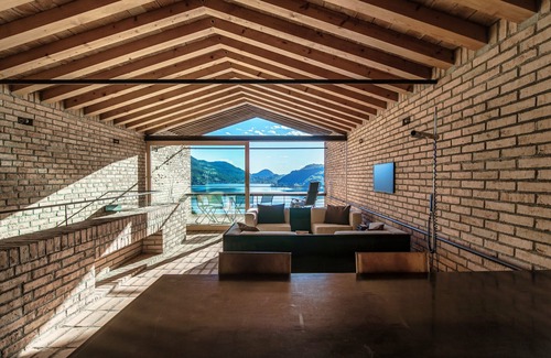 Morcote House | Award-winning lake-view design house in Morcote (CASA BRICK)