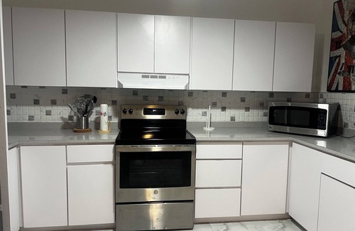 Eleanor Roosevelt House | Away, Still Home! 4 Bedrooms 8 beds! All comfort