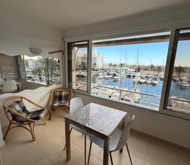Empuriabrava Apartment | AwayDays - PG 3-3 - Apartamento al Canal con Wi-Fi