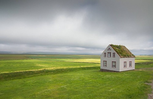 Converse House | Awefull Holiday Home