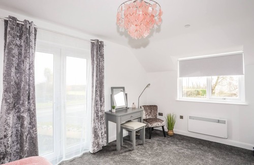 Brynteg Cottage | AWEL DEG PARC DELFRYN, family friendly, with a garden in Benllech