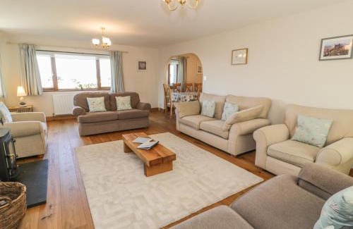 Llanfair House | Awel Y Llan