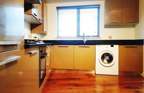 Peninsula Apartment | Awesome 1-Bed Apartment in London near o2