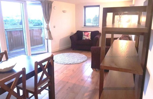 Peninsula Apartment | Awesome 1-Bed Apartment in London near o2