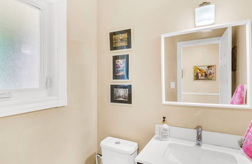 Fletchers Creek South House | Awesome 4BR in Brampton ~ Spacious Family Retreat
