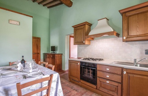 Casole d'Elsa Apartment | Awesome apartment in Casole d'Elsa SI