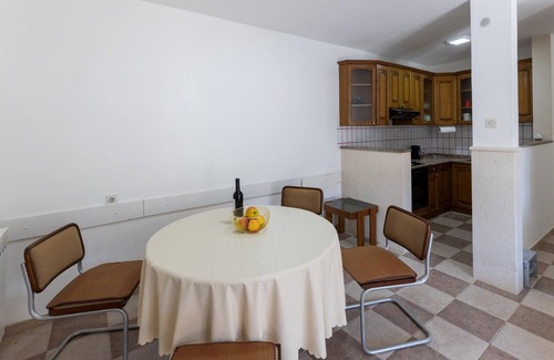 Duboka Apartment | Awesome apartment in Duboka with house sea view