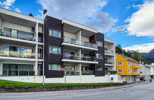 Ulvik Apartment | Awesome apartment in Ulvik with house sea view