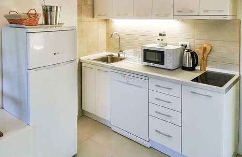 Utjeha Apartment | Awesome apartment in Utjeha with WiFi