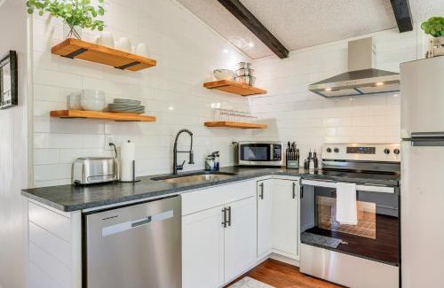 Canyon Lake House | Awesome Canyon Lake Home Rooftop Deck and Fire Pit!
