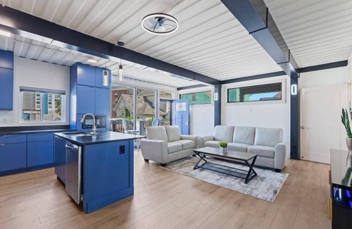 Babe Denny Apartment | Awesome Custom Built Home. Perfect Indy Location!