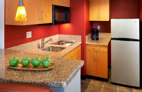 Warren Resort | Awesome Find! Unit with Full Kitchen, Pets Allowed, Free Breakfast!