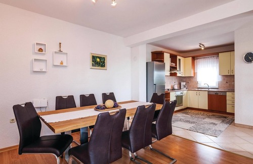 Lisane Ostrovicke House | Awesome home in Lisane Ostrovicke