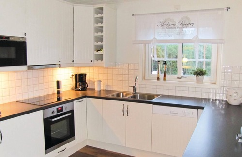 Arjang House | Awesome home in årjäng with kitchen