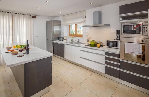 Baredine House | Awesome home in Baredine