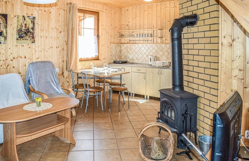 Dabki House | Awesome home in Bobolin with kitchen