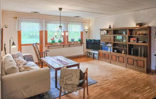 Knared House | Awesome Home In Brånalt With Kitchen
