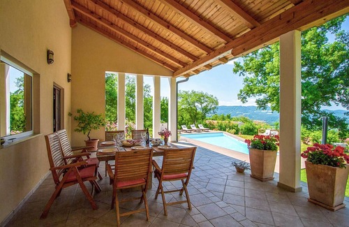 Sveti Martin House | Awesome home in Buzet