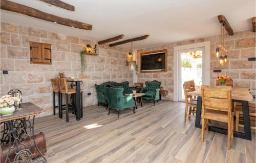 Cista Provo House | Awesome Home In Cista Provo
