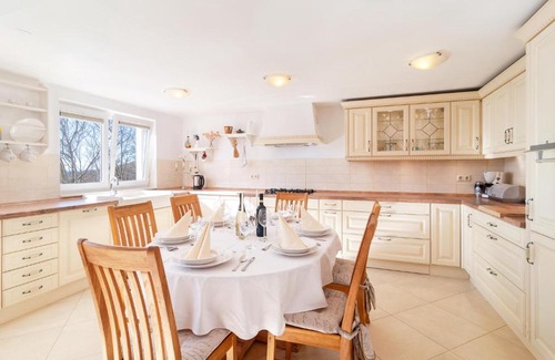 Cista Provo House | Awesome home in Cista Provo with WiFi, Private swimming pool and Heated swimming pool