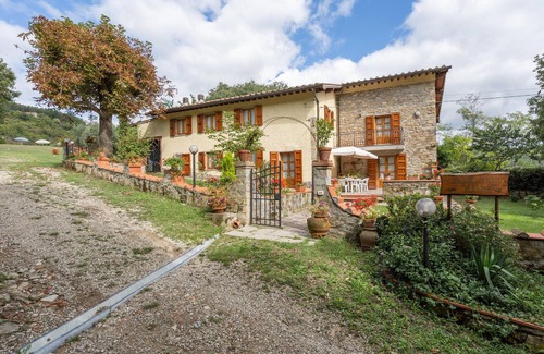Dicomano House | Awesome home in Dicomano FI