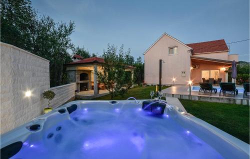 Dugopolje House | Awesome Home In Dugopolje With Sauna