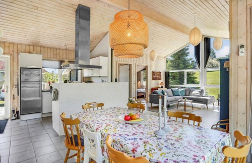 Lyngsbæk Strand House | Awesome home in Ebeltoft with WiFi