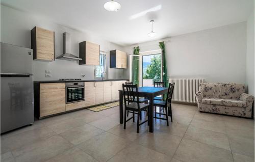 Farindola House | Awesome Home In Farindola With Kitchen