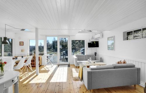 Hobro House | Awesome Home In Hobro With Kitchen