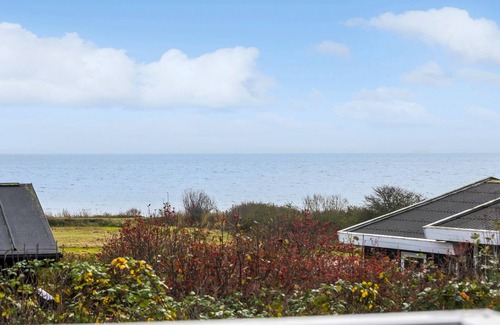 Østerskov House | Awesome home in Humble with WiFi