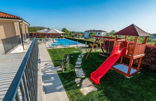 Kastelir-Labinci House | Awesome home in Kastelir