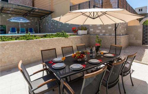 Kremena House | Awesome Home In Klek With Wifi