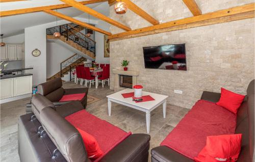 Kremena House | Awesome Home In Klek With Wifi