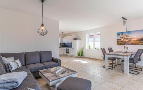 Langenhorn House | Awesome Home In Langenhorn With Wifi