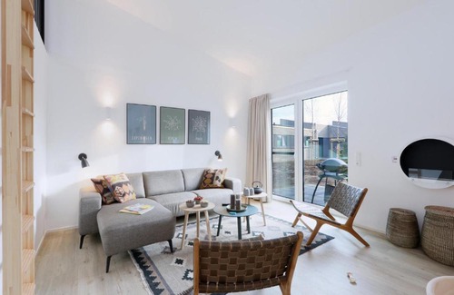 Lembruch House | Awesome Home In Lembruchdümmer See