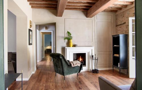 Massa e Cozzile House | Awesome Home In Massa E Cozzile