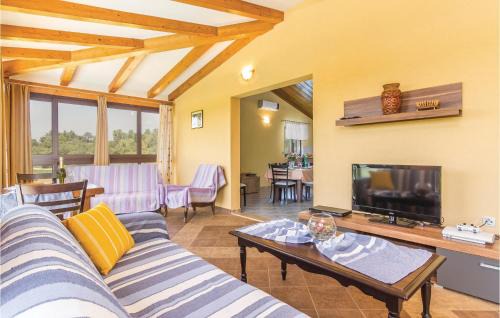 Motovun House | Awesome Home In Meloni With Sauna