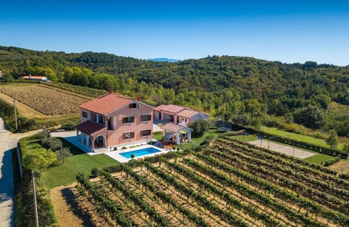 Novaki Motovunski House | Awesome home in Motovun