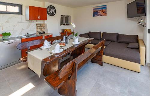 Sveta Nedelja House | Awesome Home In Nedescina With Wifi