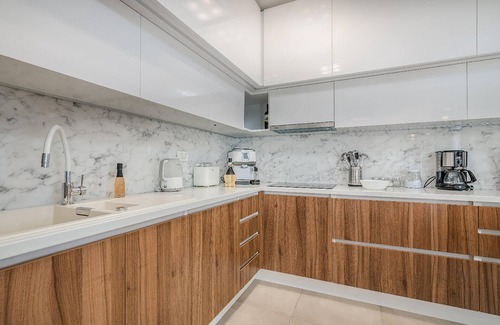 Novigrad House | Awesome home in Novigrad with kitchen
