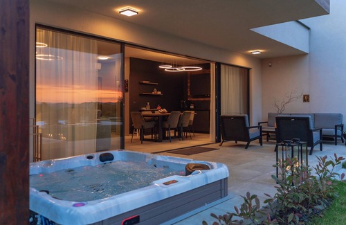 Oroslavje House | Awesome home in Oroslavje with sauna