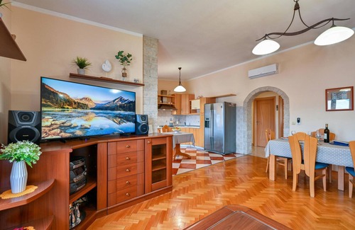 Pag House | Awesome home in Pag with WiFi