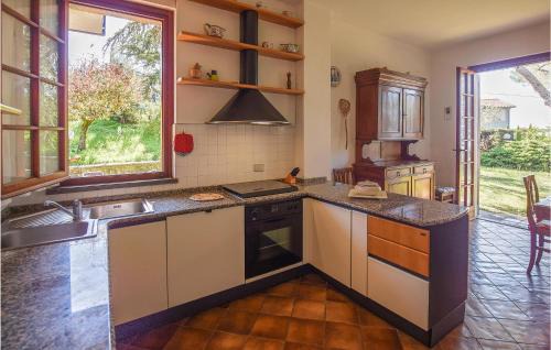 Puliciano House | Awesome Home In Sant'andrea A Pigli