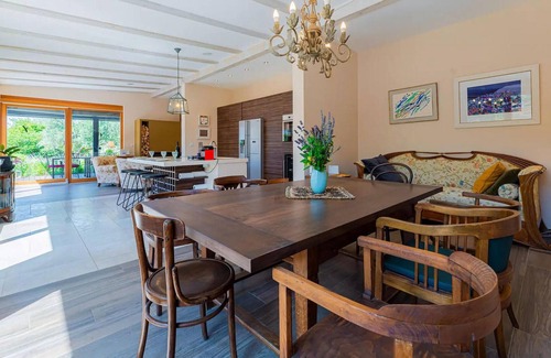 Mofardini House | Awesome home in Tinjan with sauna