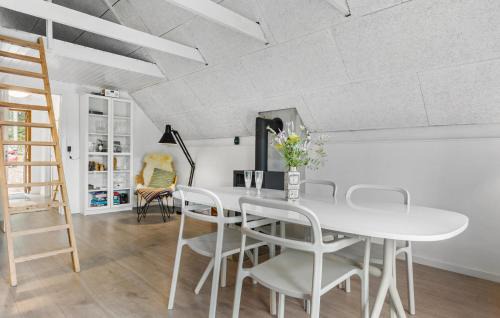 Arrild Ferieby House | Awesome Home In Toftlund With Wifi