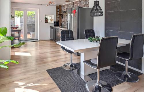 Tomelilla House | Awesome Home In Tomelilla With Wifi