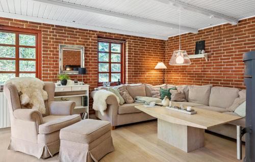 Øhuse House | Awesome Home In Ulfborg With Wifi