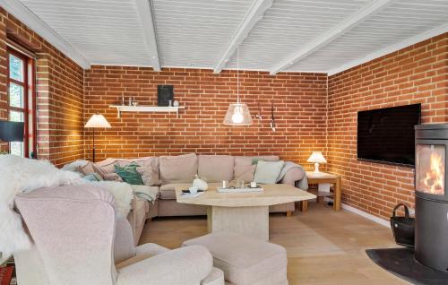 Øhuse House | Awesome Home In Ulfborg With Wifi