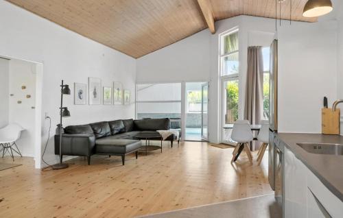Bøtø By House | Awesome Home In Væggerløse With Sauna